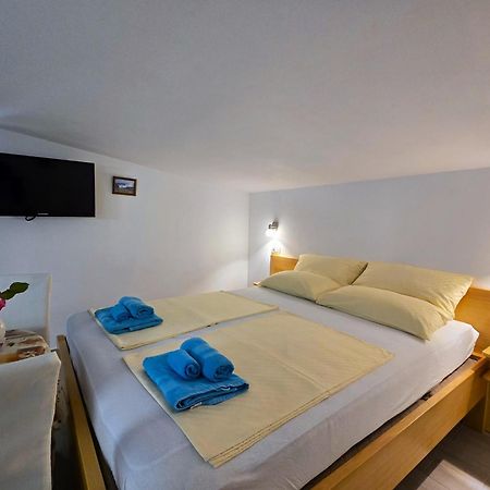 Keser Apartments Rovinj Buitenkant foto