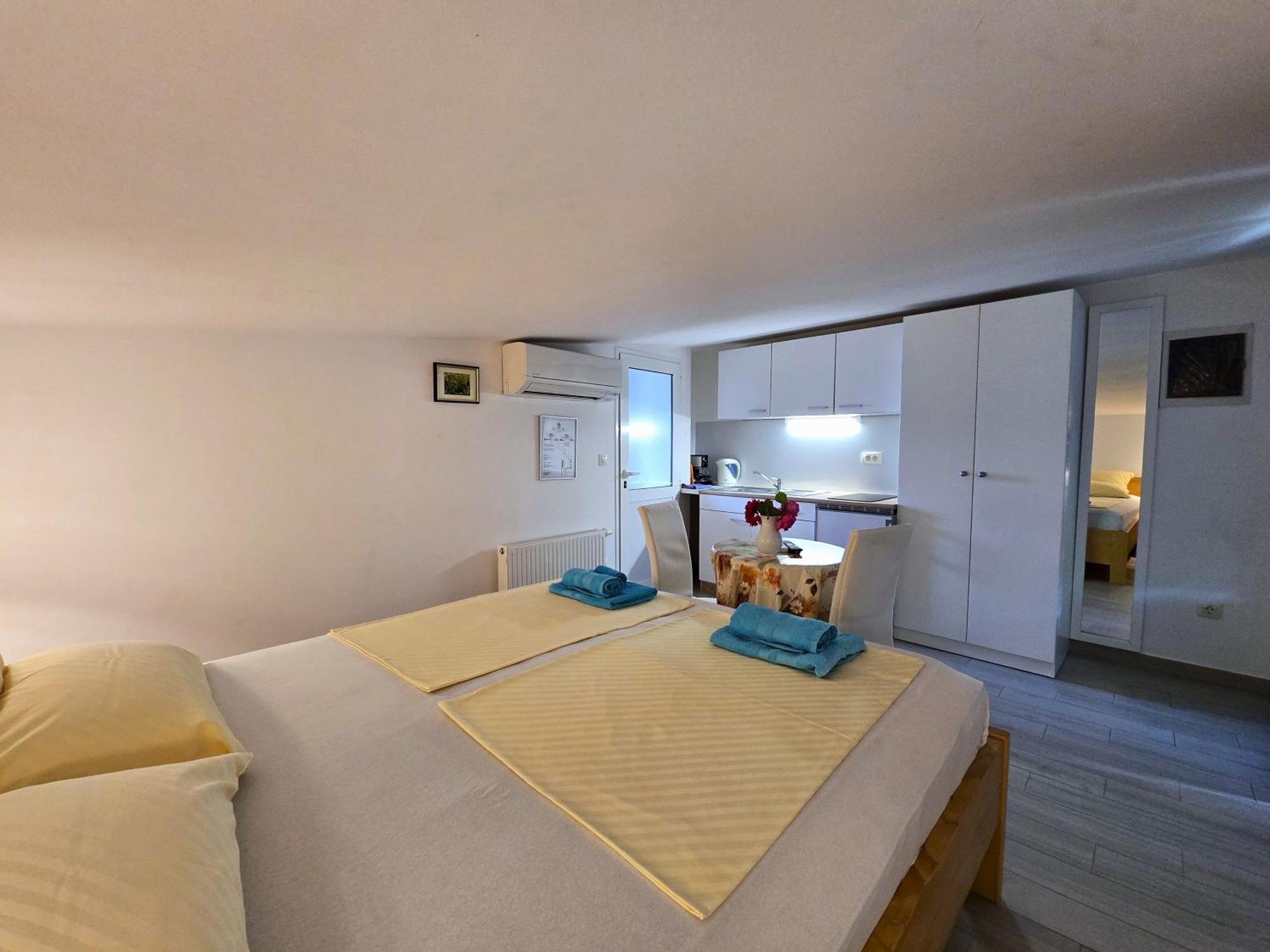Keser Apartments Rovinj Buitenkant foto