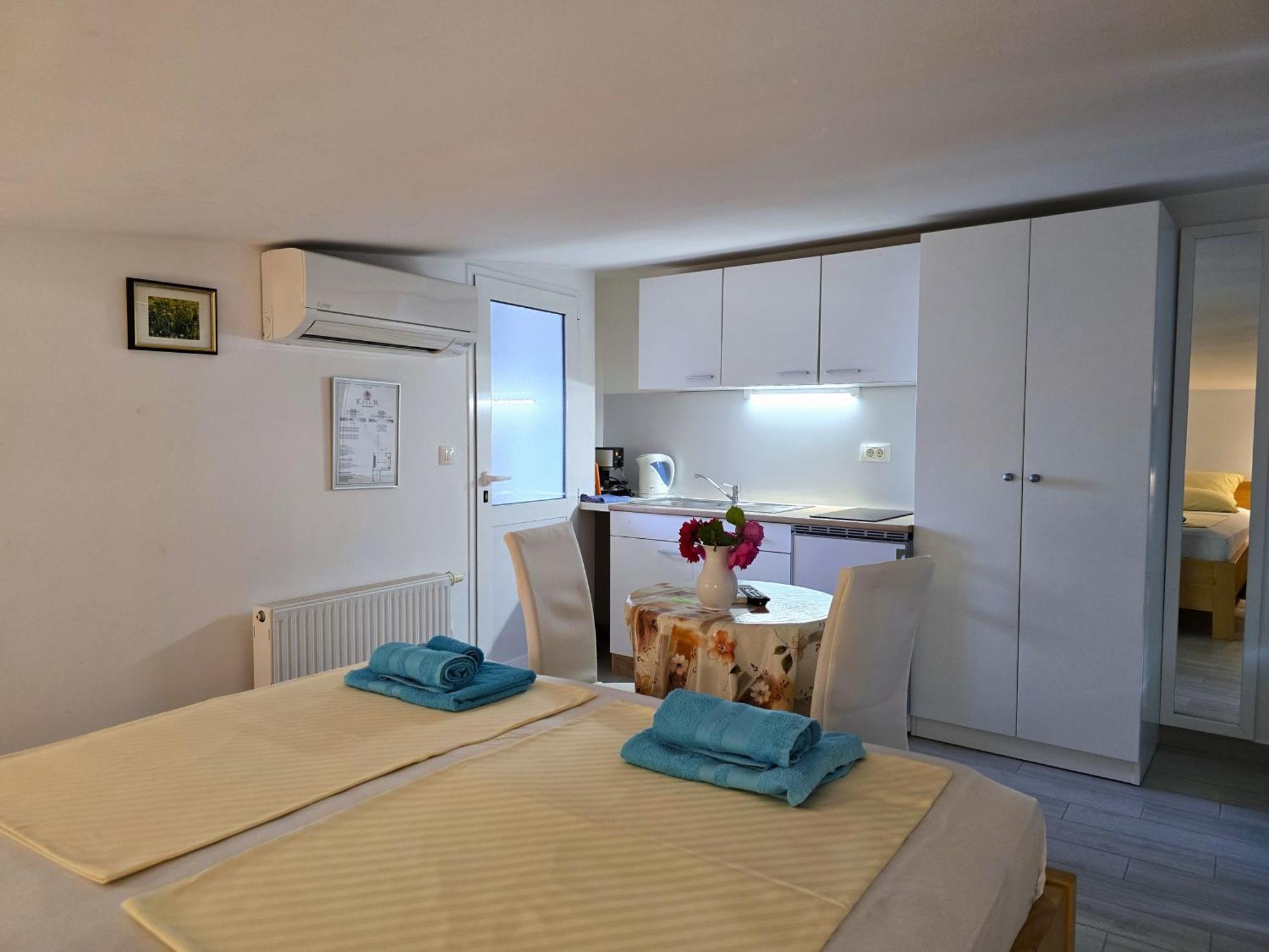 Keser Apartments Rovinj Buitenkant foto