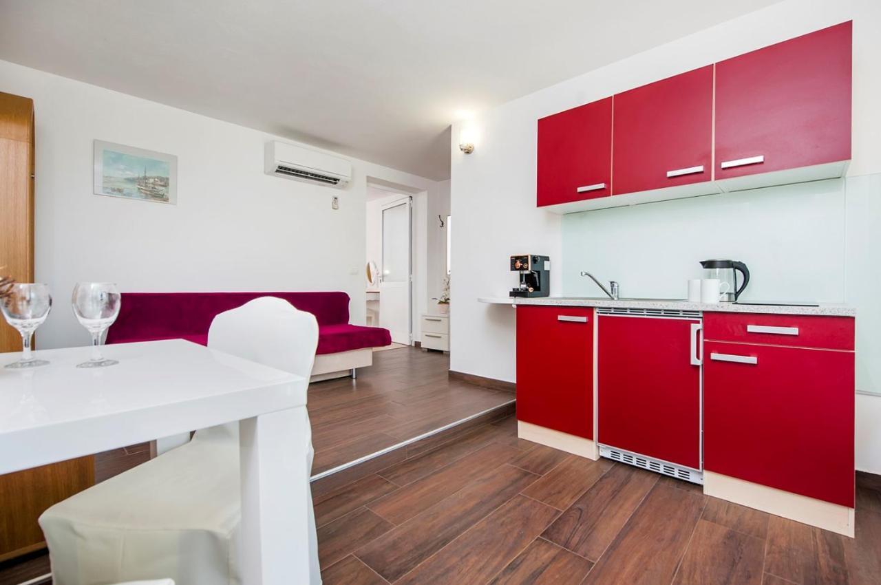 Keser Apartments Rovinj Buitenkant foto