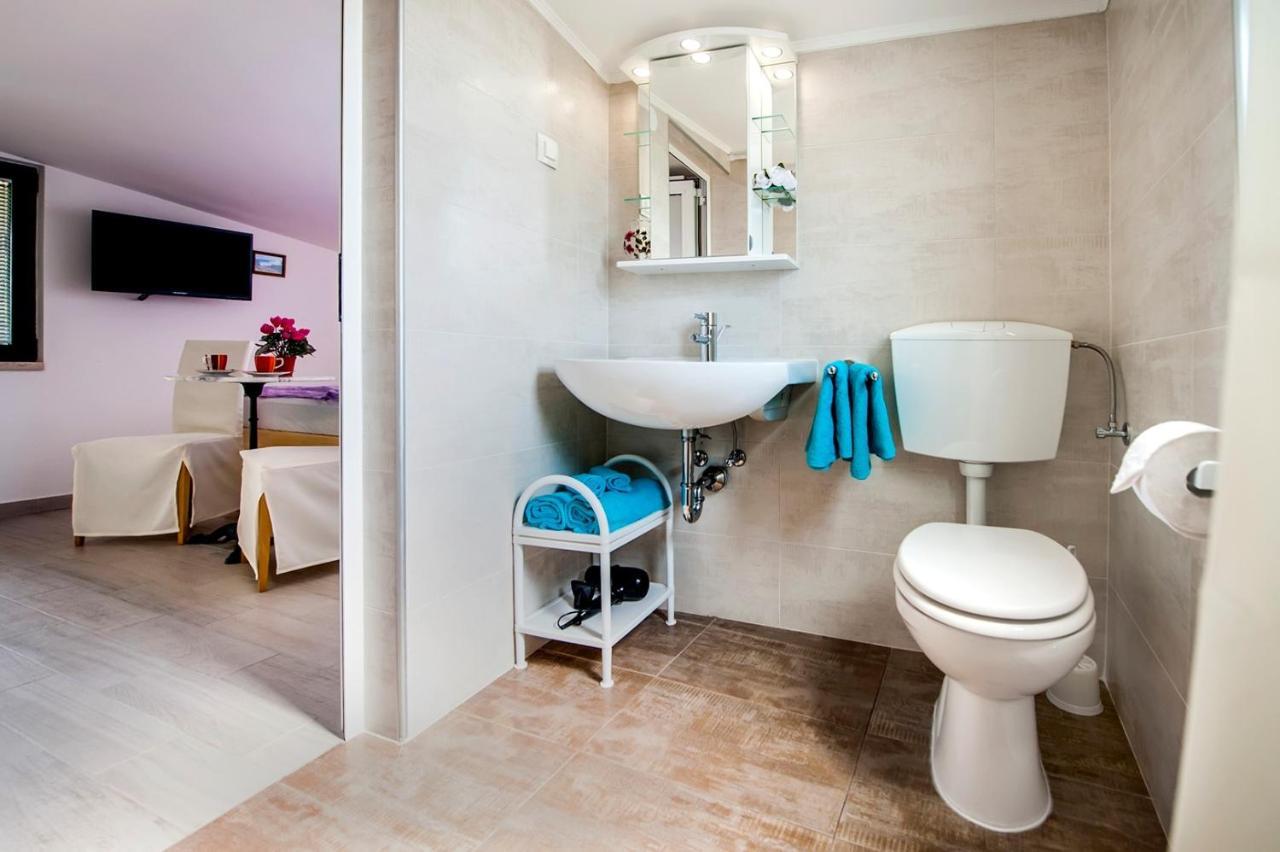 Keser Apartments Rovinj Buitenkant foto
