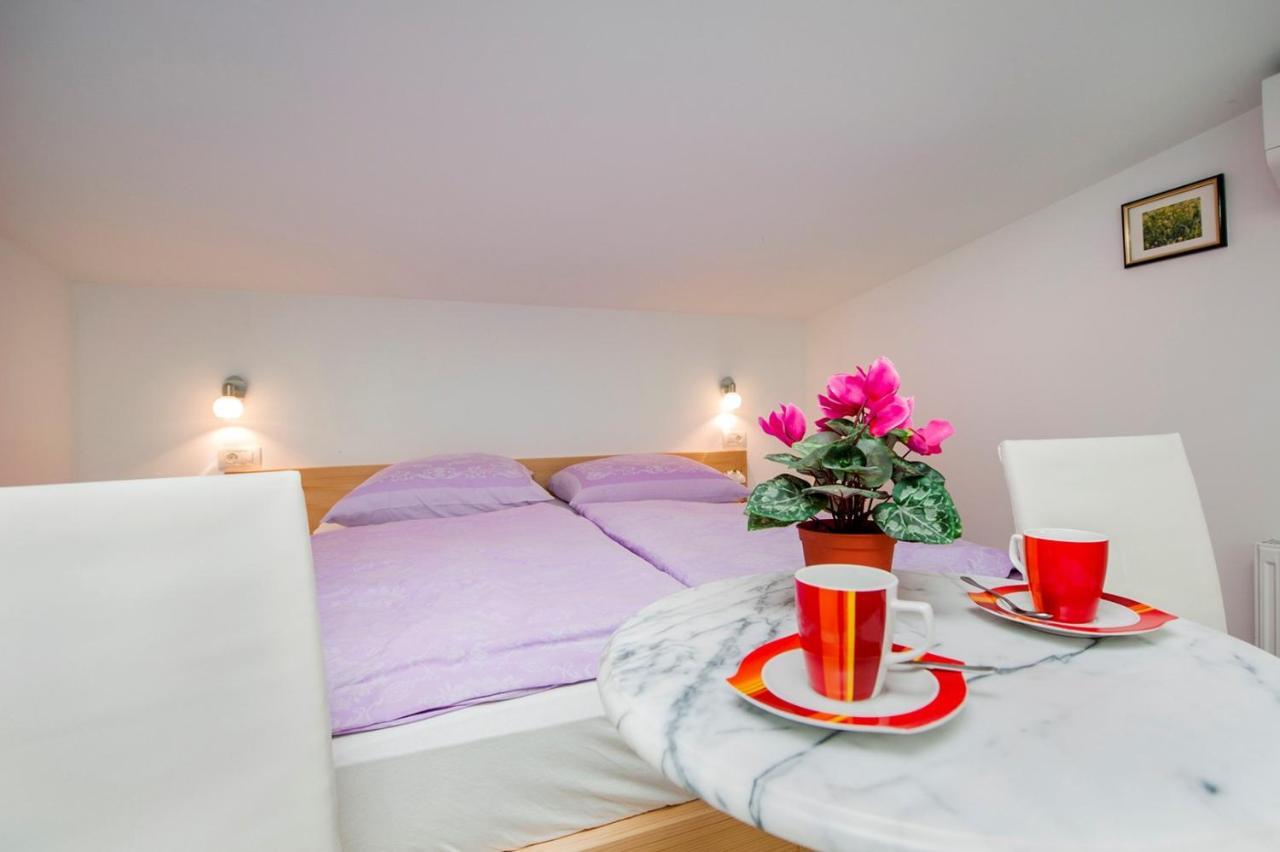 Keser Apartments Rovinj Buitenkant foto